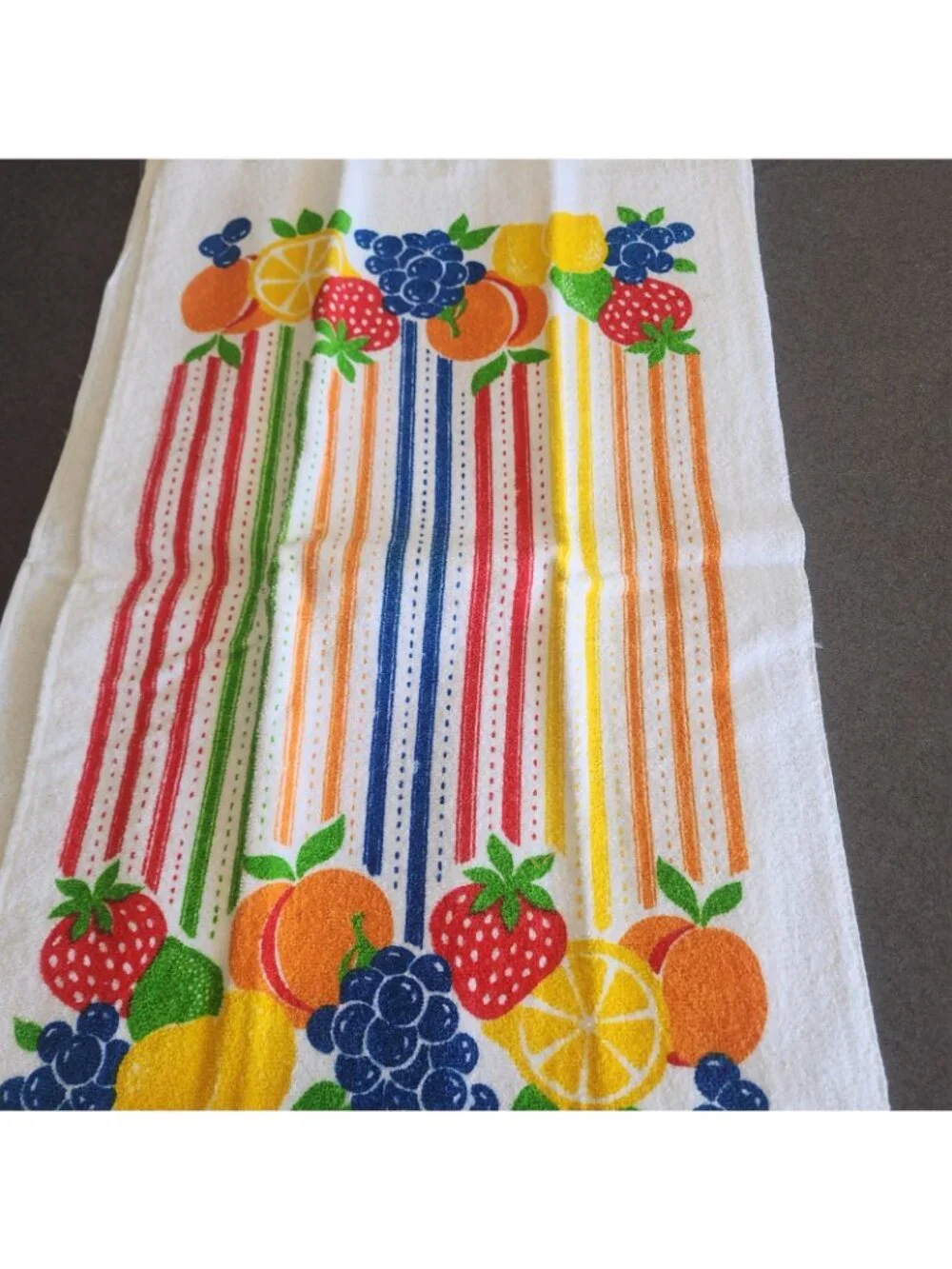 Vtg 70s Fruit Kitchen Towels Set Terry Cloth Grapes Apple Strawberry Retro MCM
